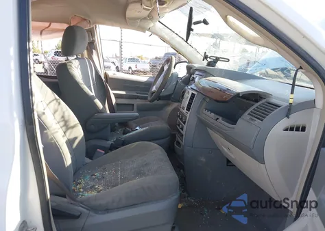 2010 Chrysler Town & Country Lx из США, поврежденный, VIN 2A4RR4DE3AR178304